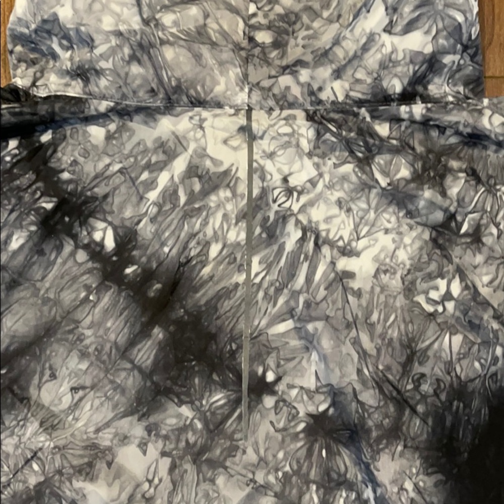 Lululemon Windbreaker - Picture 4 of 4
